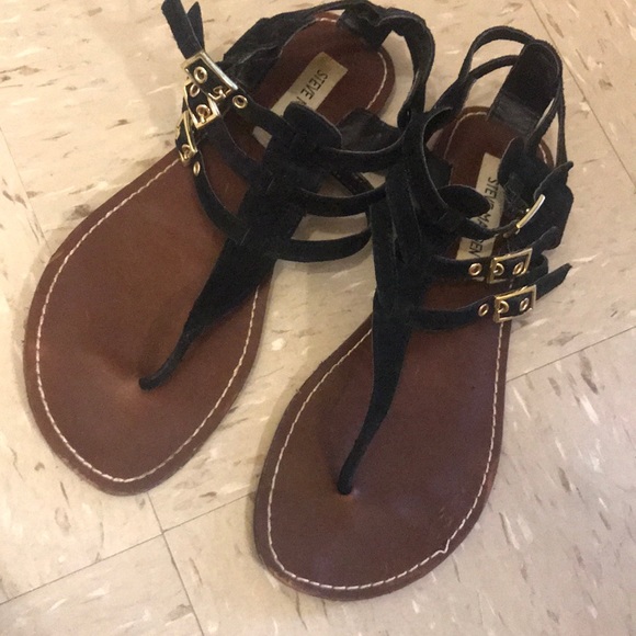 Steve Madden Shoes - Black thong strapped sandals